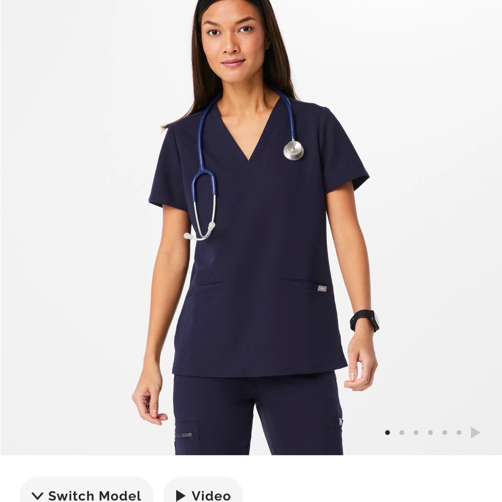 Figs Casma Scrub Top in Navy Medium